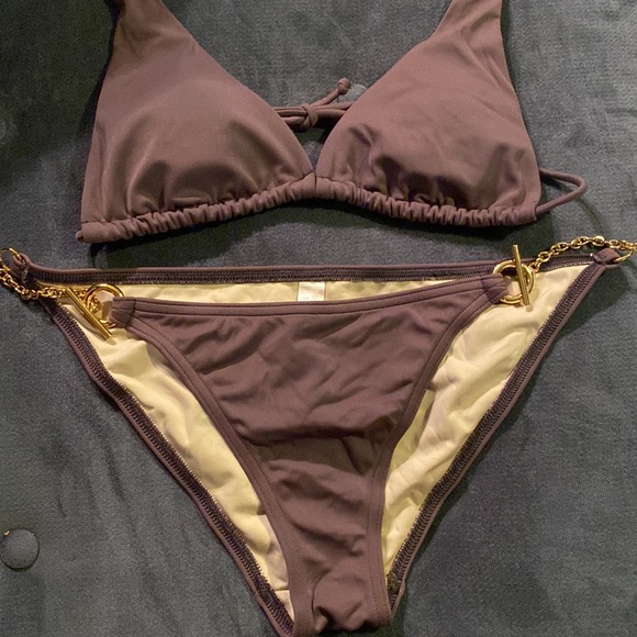 Victoria’s Secret bikini - Picture 2 of 6